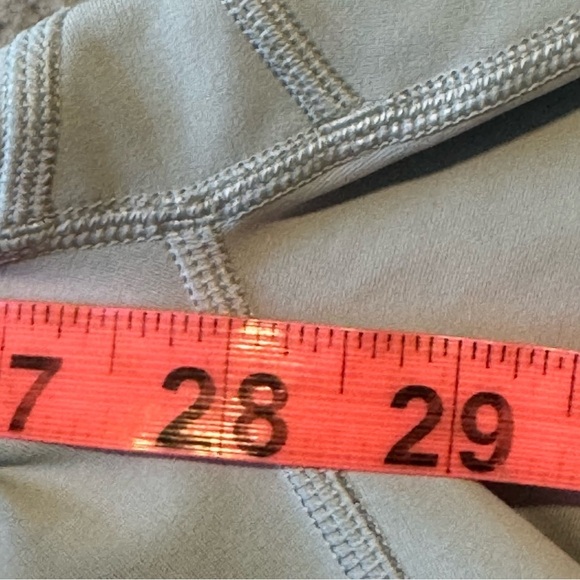 VUORI Chilled Out Performance Leggings Color: Chalk Blue Size Large VW4028 - Picture 7 of 12